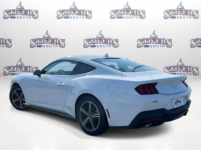 Used 2025 Ford Mustang Coupe RWD image 5