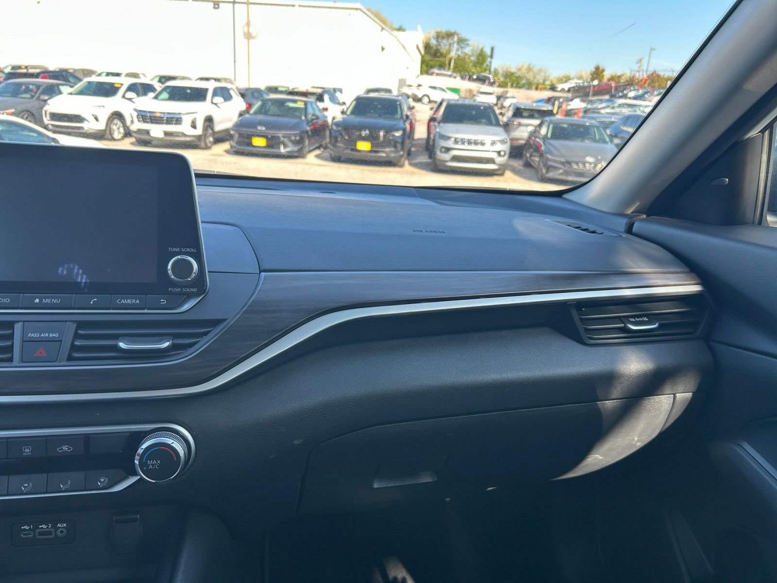 Used 2025 Nissan Altima 2.5 SV FWD image 30