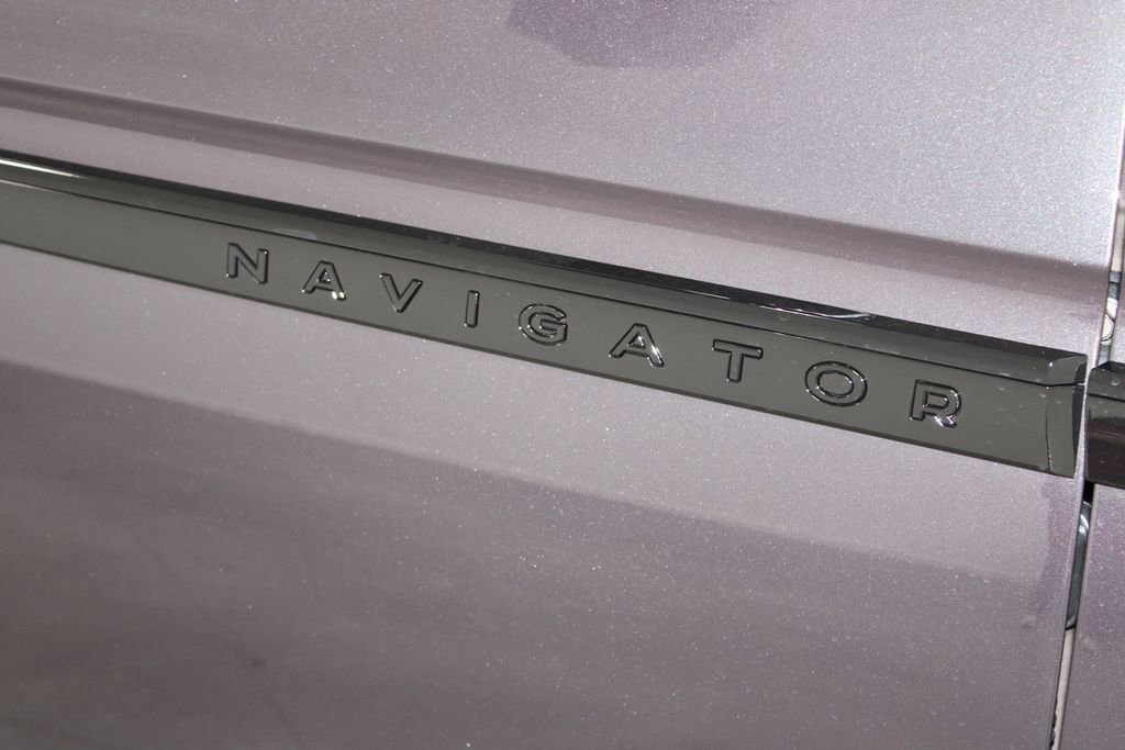 New 2026 Lincoln Navigator L Reserve w/ Jet Appearance Package image 11