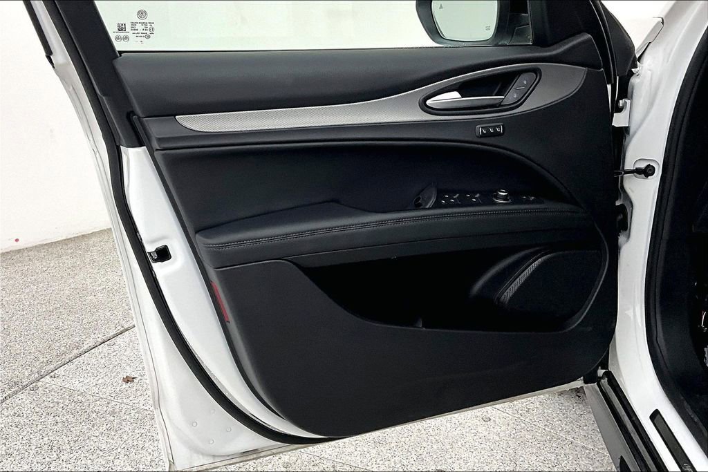 Used 2025 Alfa Romeo Stelvio Sprint w/ Veloce Package image 24