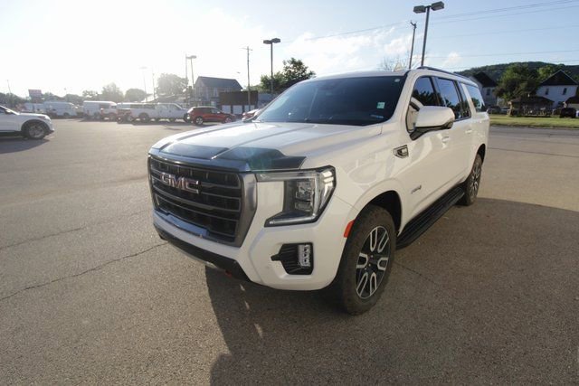 Used 2023 GMC Yukon XL AT4 w/ Technology Package image 12