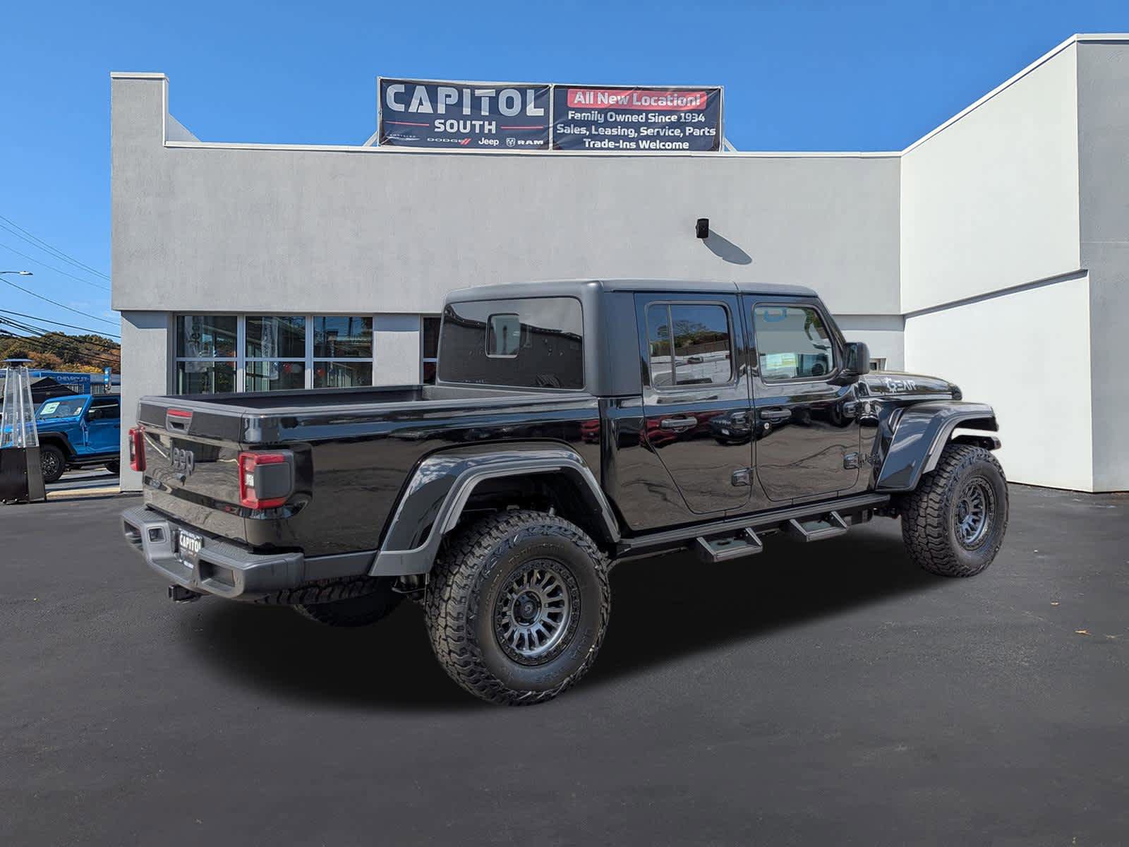 New 2026 Jeep Gladiator Sport AWD/4WD image 3
