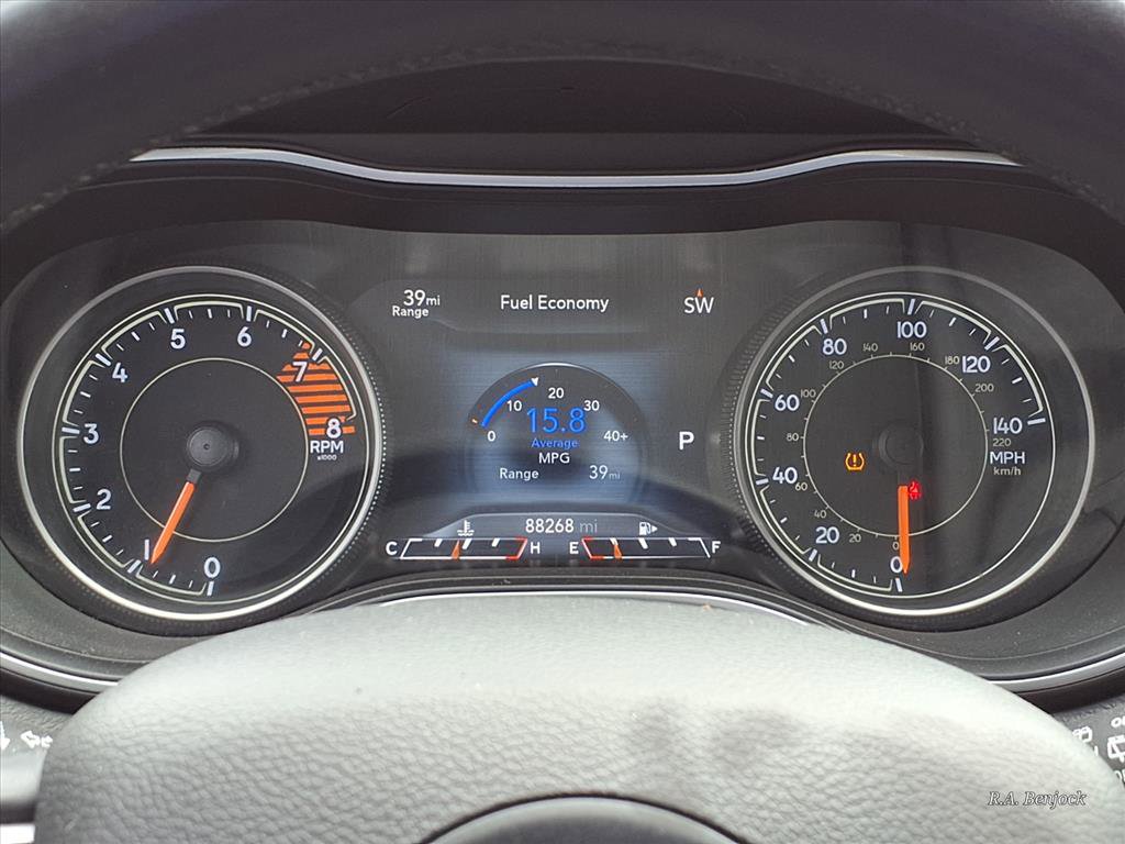Used 2019 Jeep Cherokee Limited image 20
