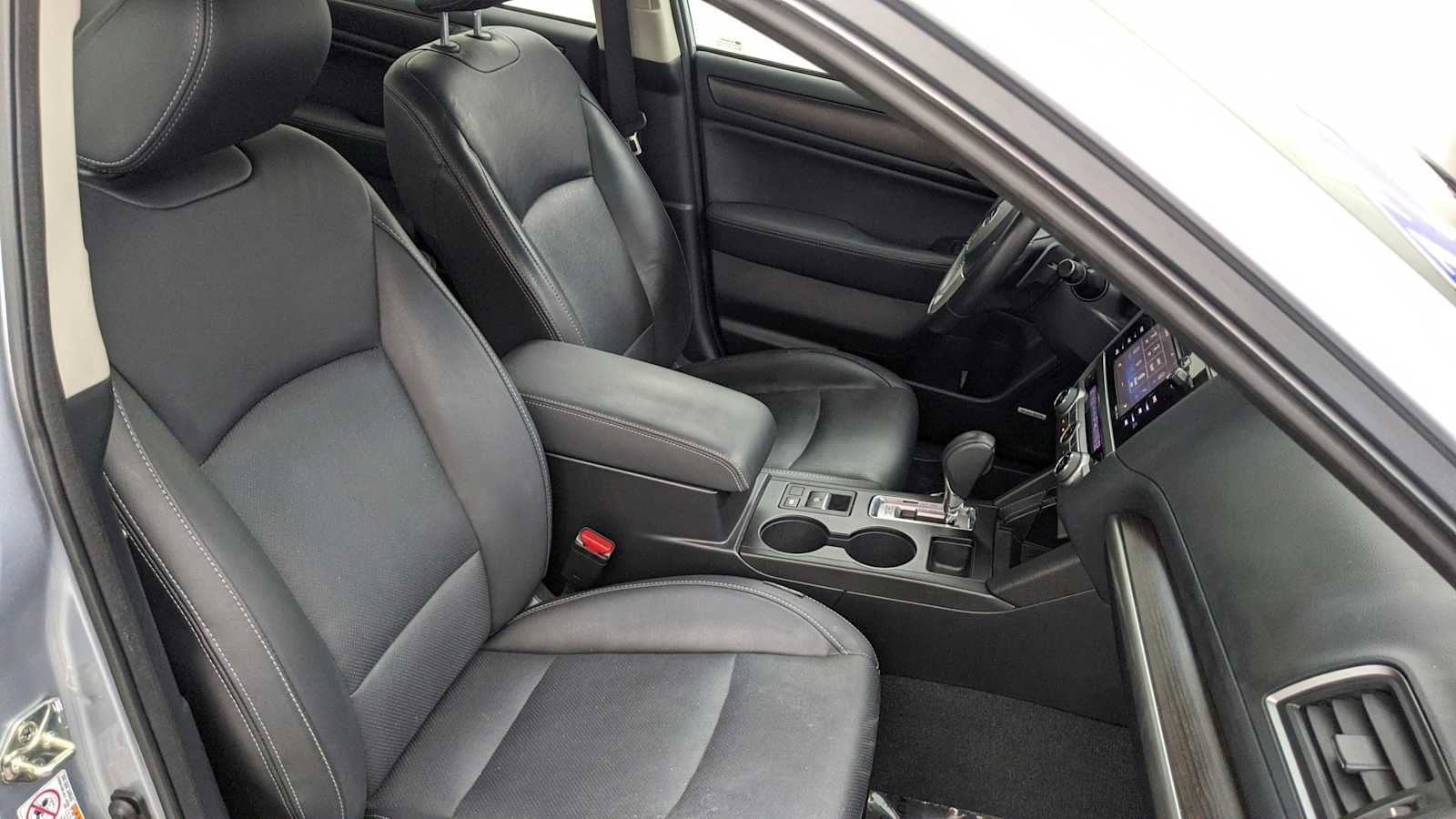 Used 2017 Subaru Legacy 3.6R Limited image 24