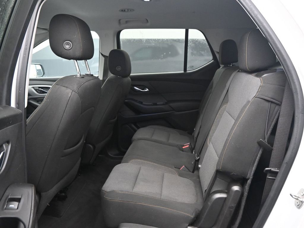 Used 2021 Chevrolet Traverse LT image 22