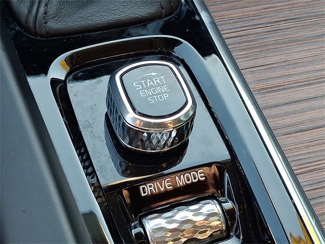 Used 2018 Volvo XC60 T6 Inscription w/ Convenience Package image 22