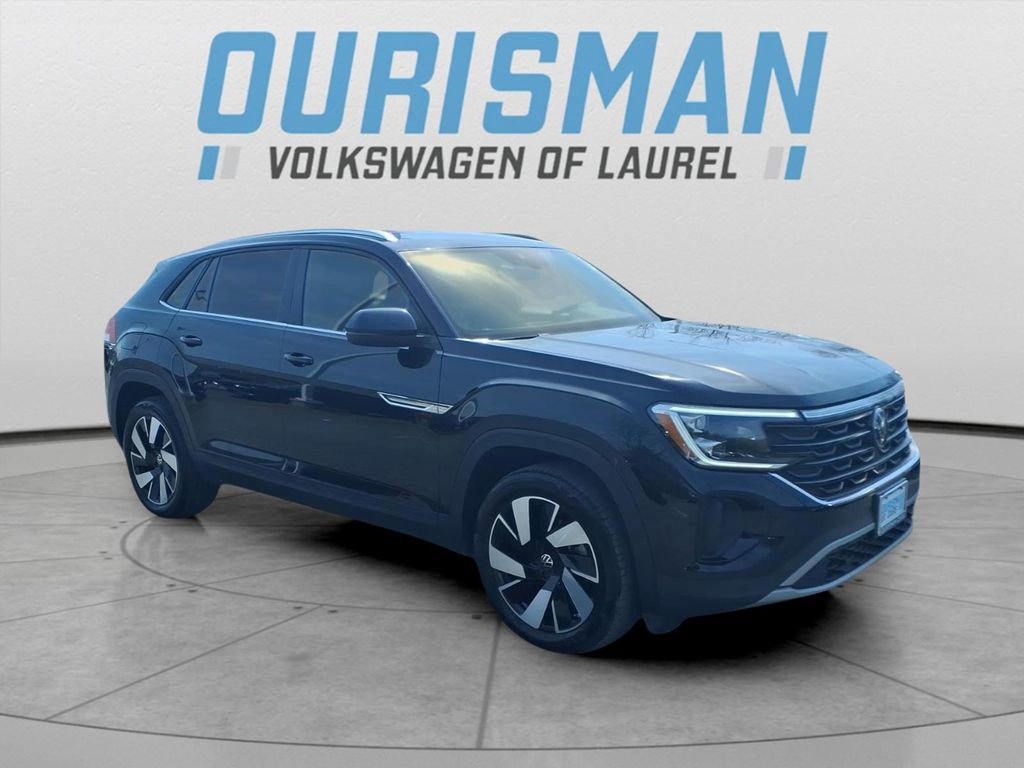 Used 2024 Volkswagen Atlas Cross Sport SE image 2