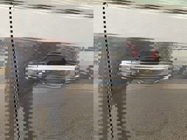 Used 2023 Chevrolet Silverado 1500 LT image 16