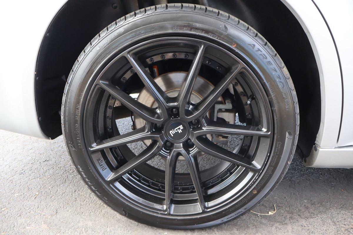 Used 2010 Chrysler 300 Touring image 40