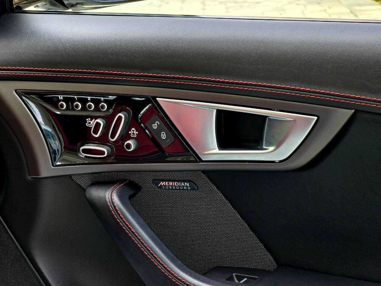 Used 2016 Jaguar F-TYPE R image 87