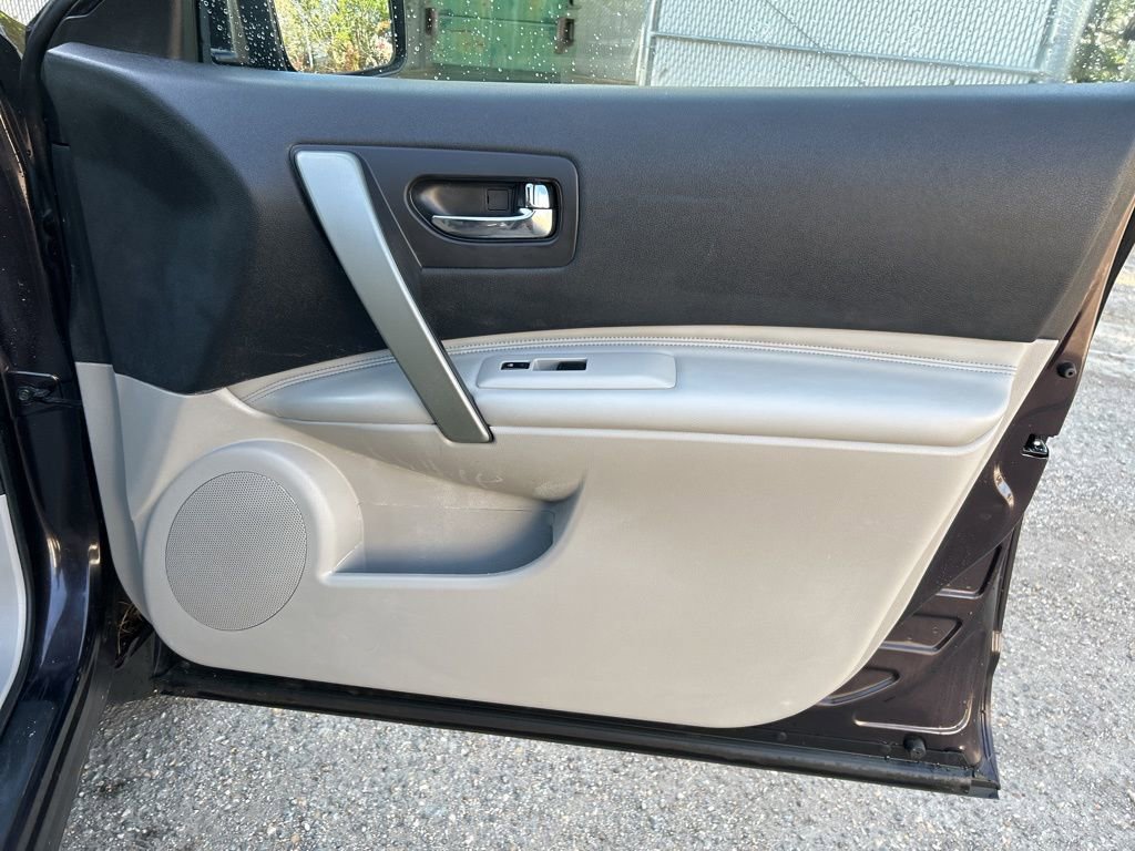 Used 2013 Nissan Rogue SL image 25