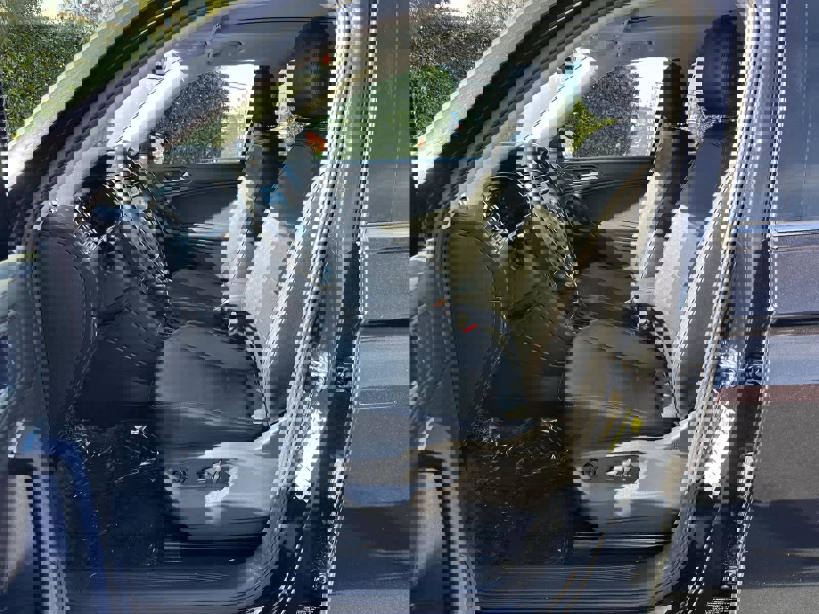 Used 2019 Volkswagen Tiguan SEL image 11