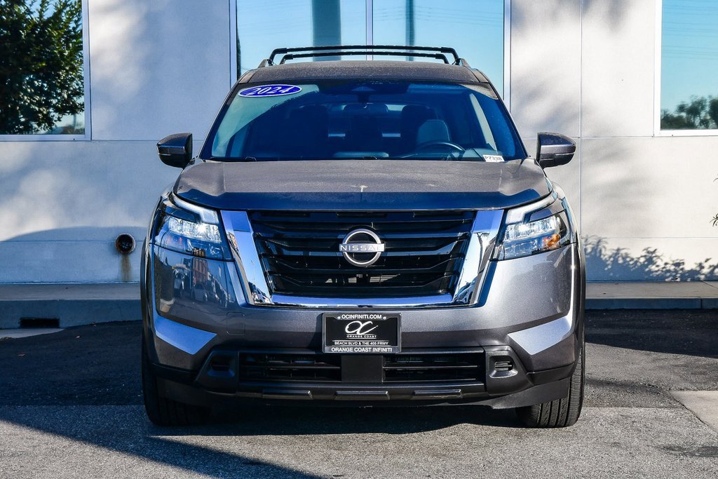 Used 2024 Nissan Pathfinder SV image 2