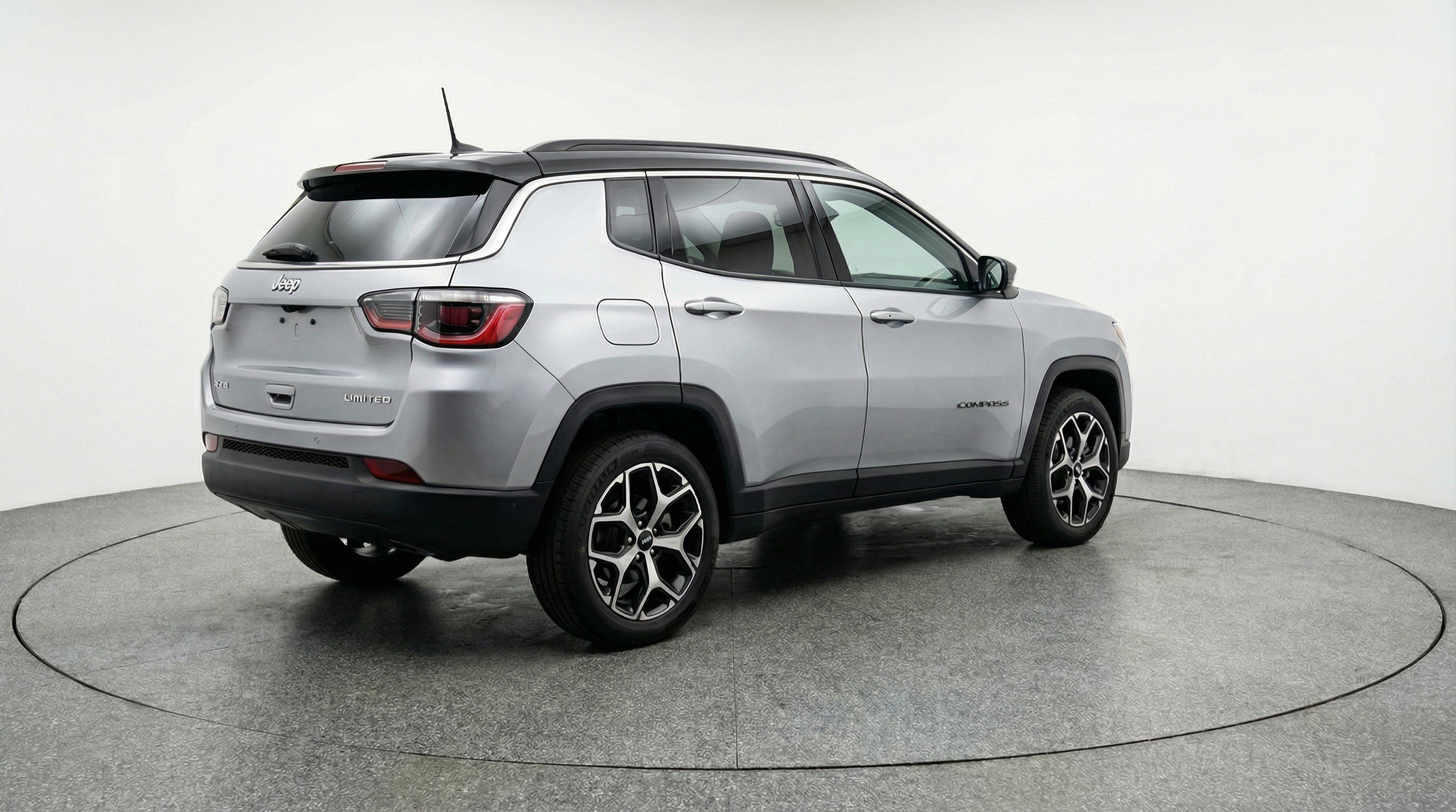 Used 2025 Jeep Compass Limited AWD/4WD image 9