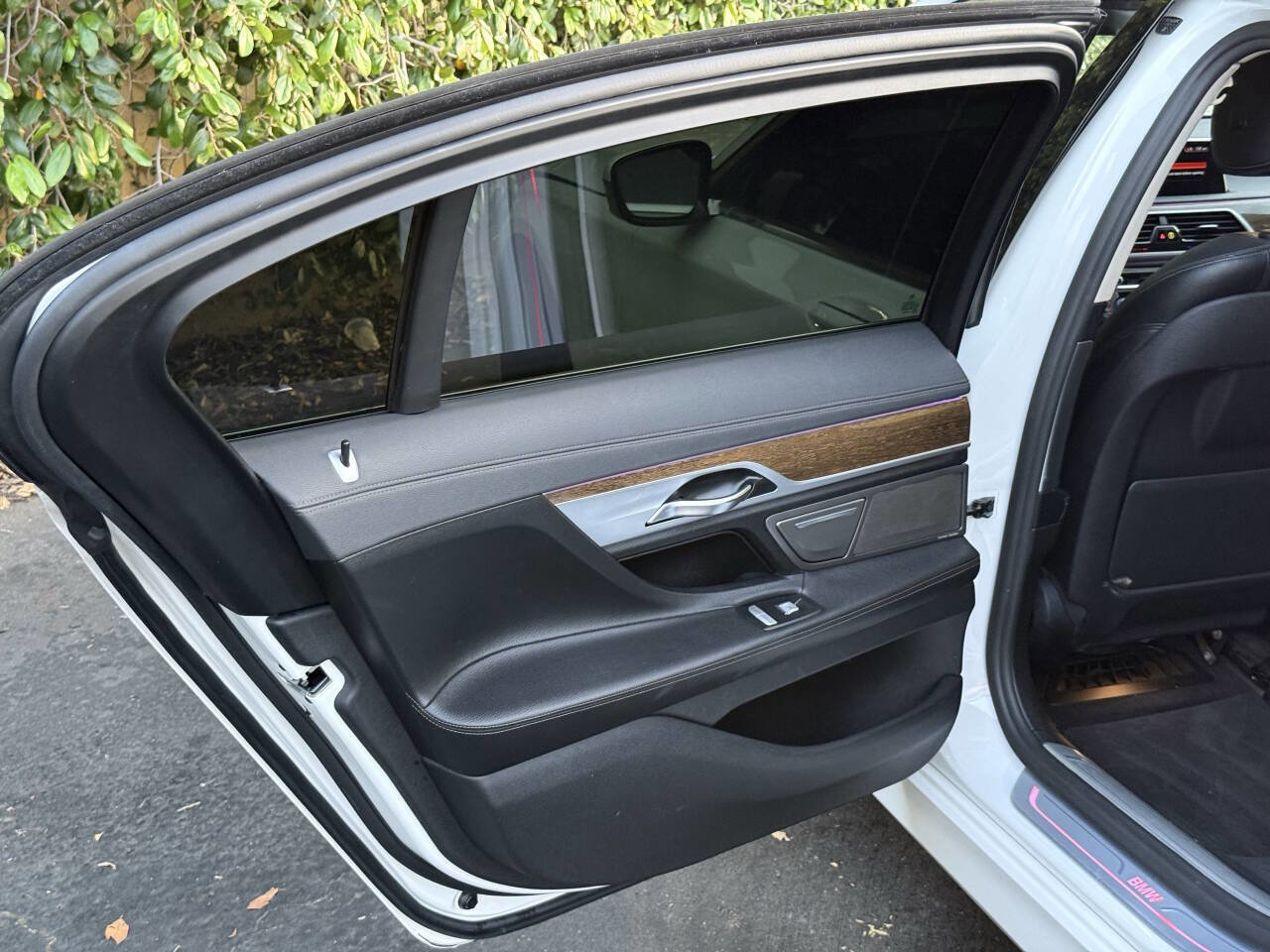 Used 2018 BMW 740i RWD image 35
