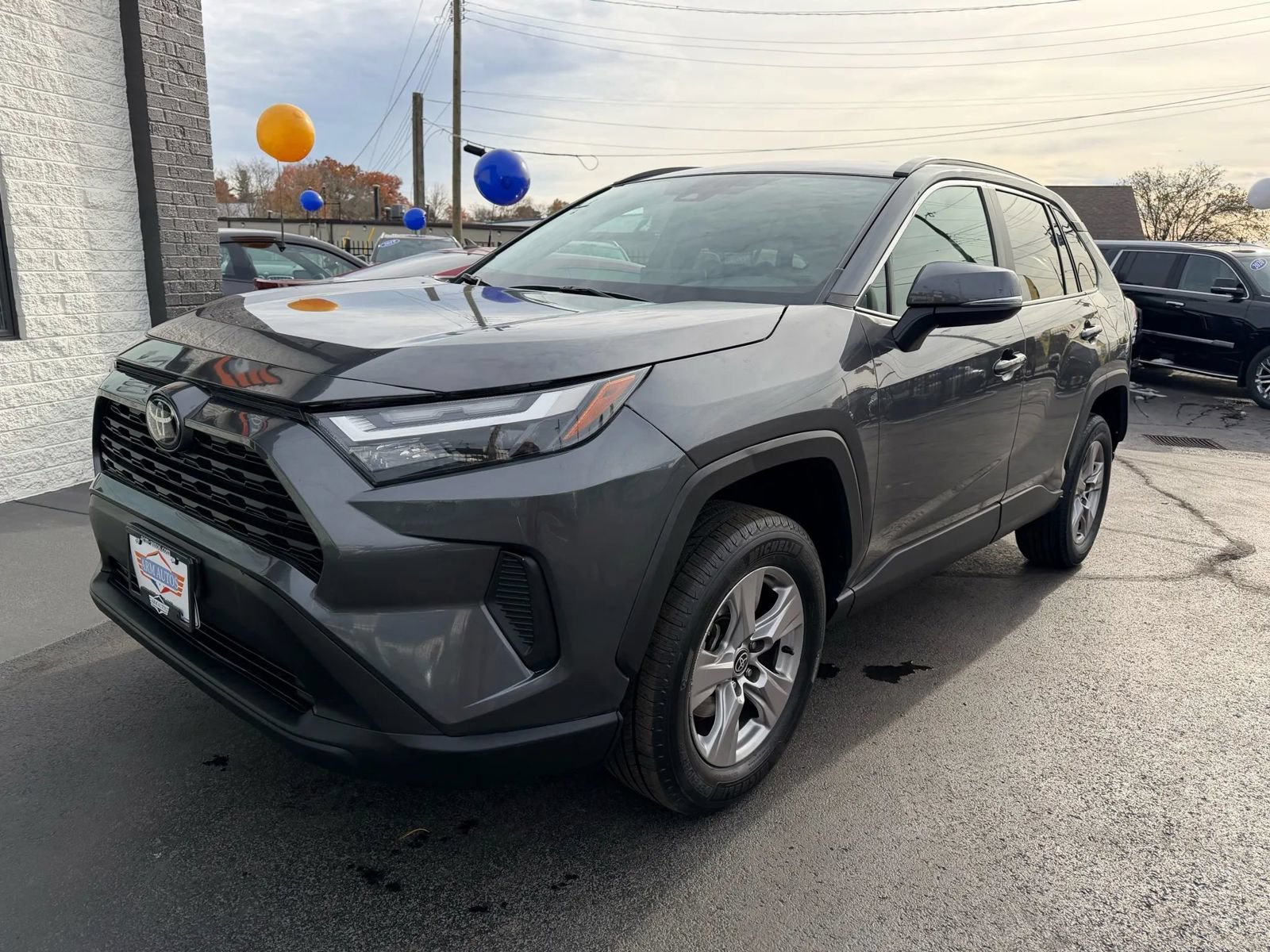 Used 2023 Toyota RAV4 XLE AWD/4WD image 1