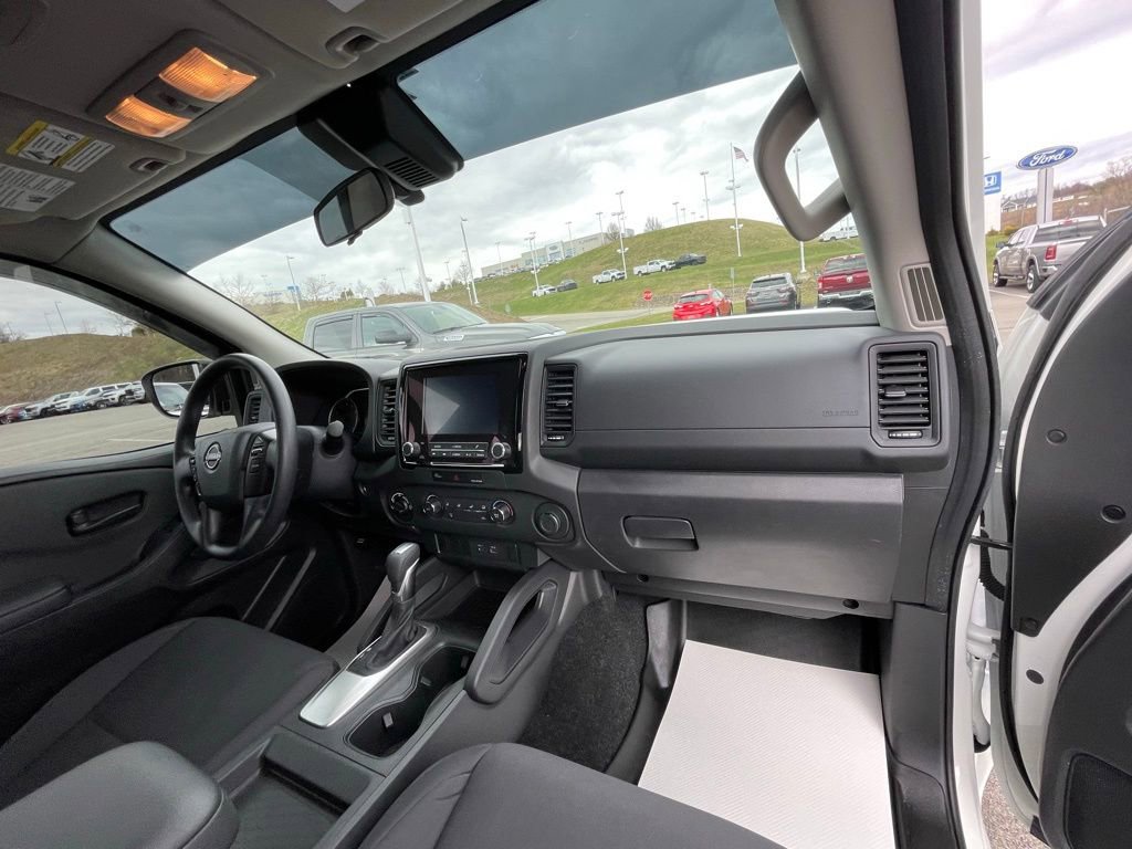 Used 2024 Nissan Frontier S w/ Tow Package image 12