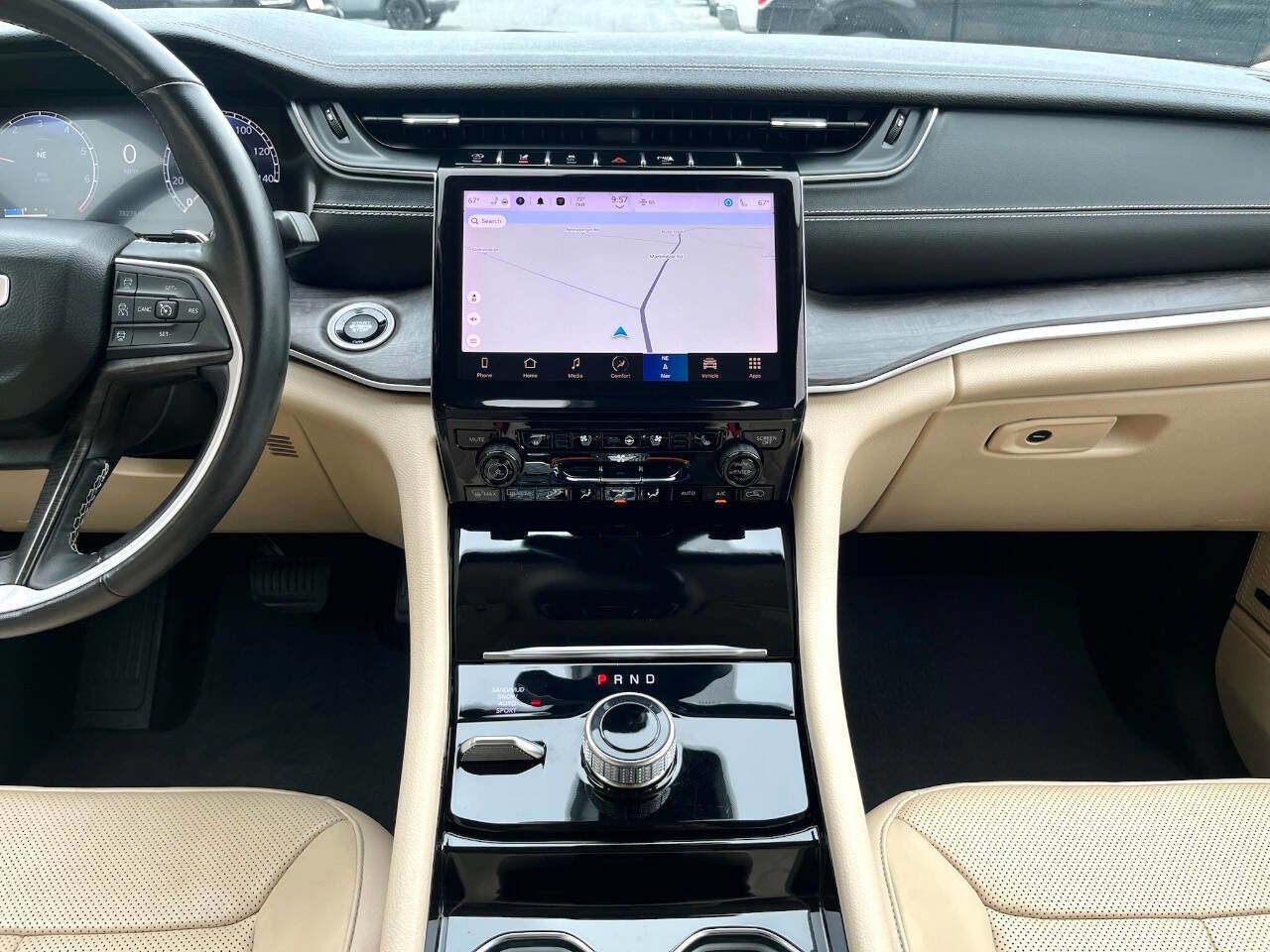 Used 2022 Jeep Grand Cherokee L Limited w/ Luxury Tech Group II image 31