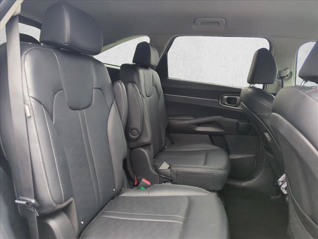 Used 2025 Kia Sorento EX AWD/4WD image 24