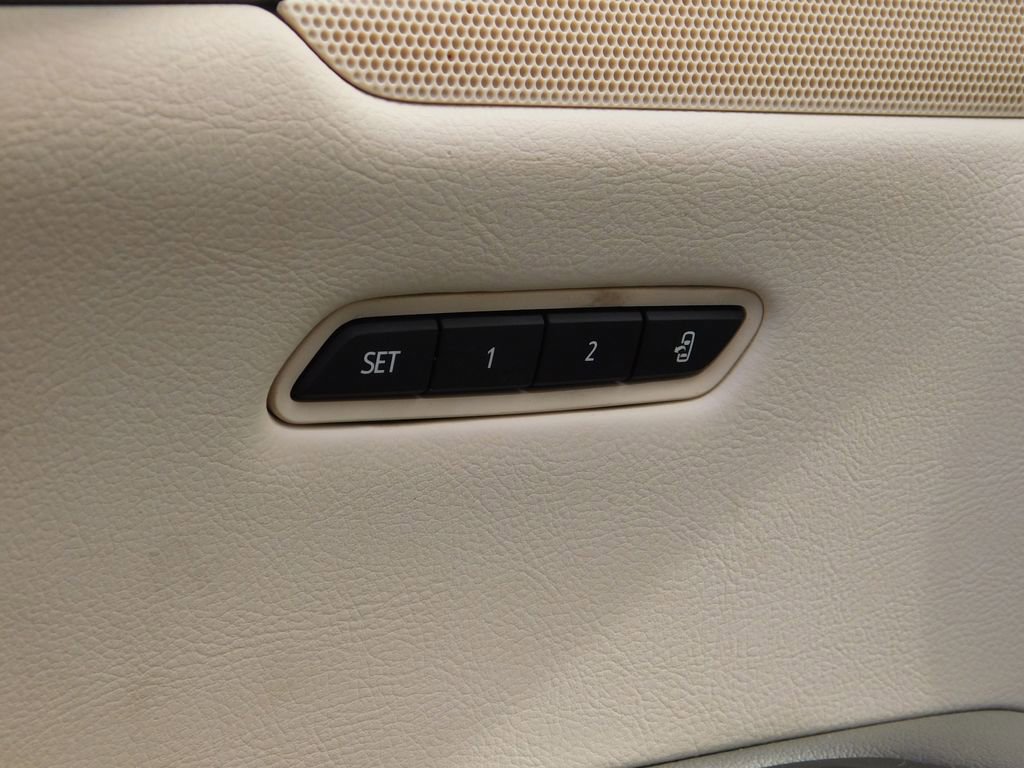 Used 2019 Cadillac XT5 Luxury image 18