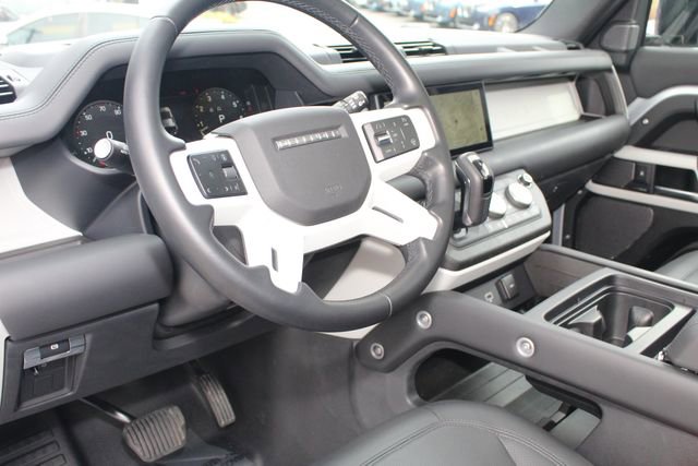 Used 2024 Land Rover Defender 110 S image 13