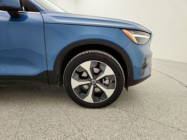 Certified 2025 Volvo XC40 B5 Plus image 25