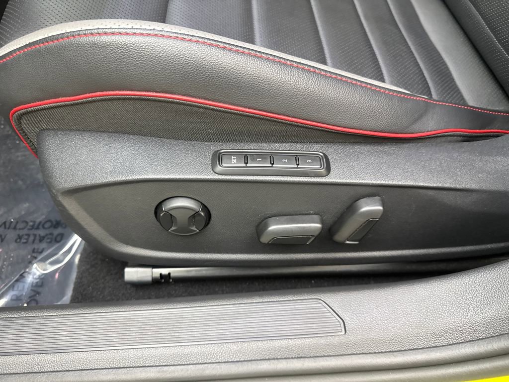 Used 2022 Volkswagen GTI Autobahn FWD image 28