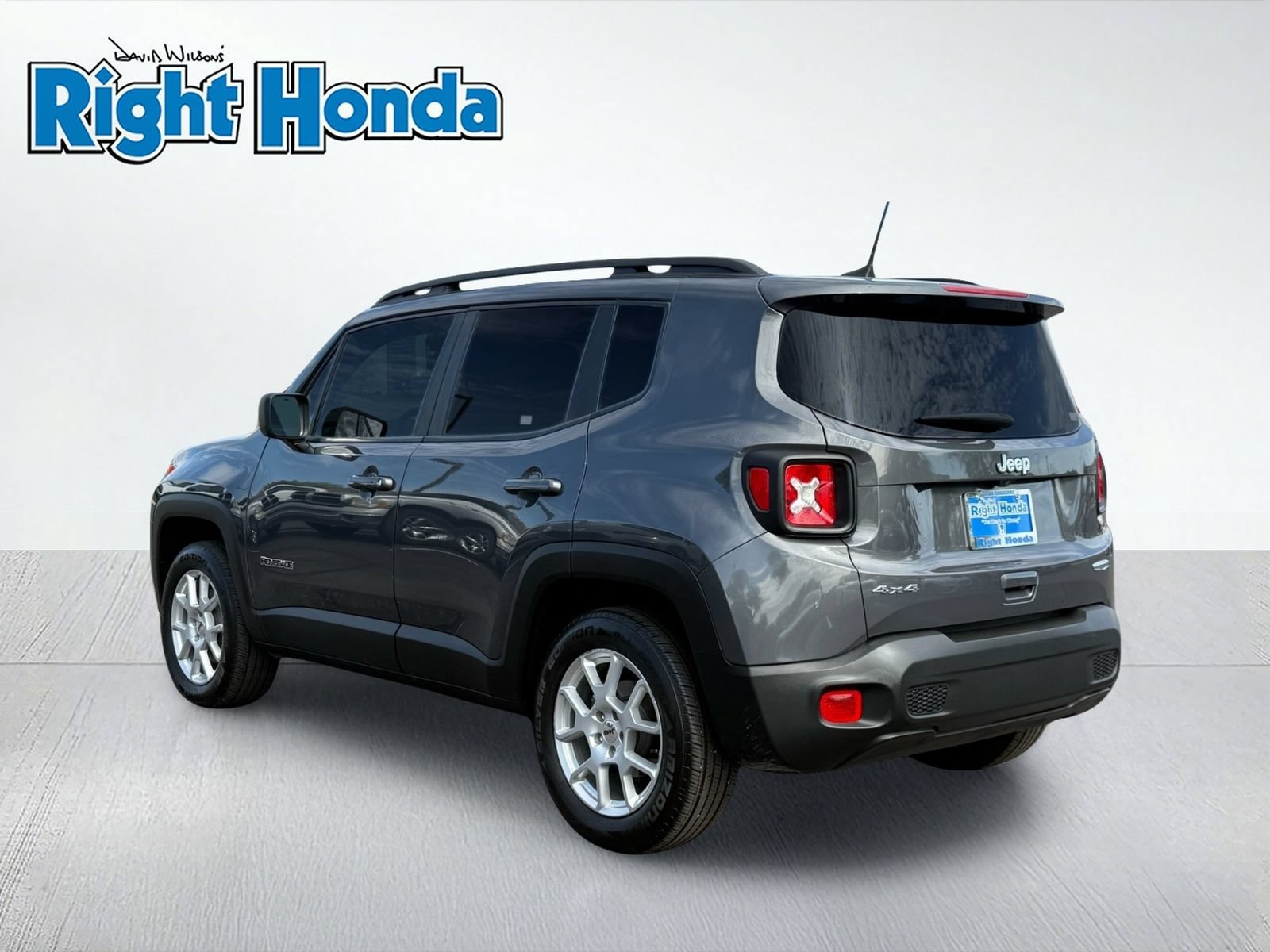Used 2022 Jeep Renegade Latitude w/ Convenience Group AWD/4WD image 4