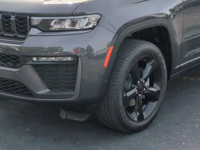 New 2026 Jeep Grand Cherokee Limited w/ Limited Altitude Package AWD/4WD image 9