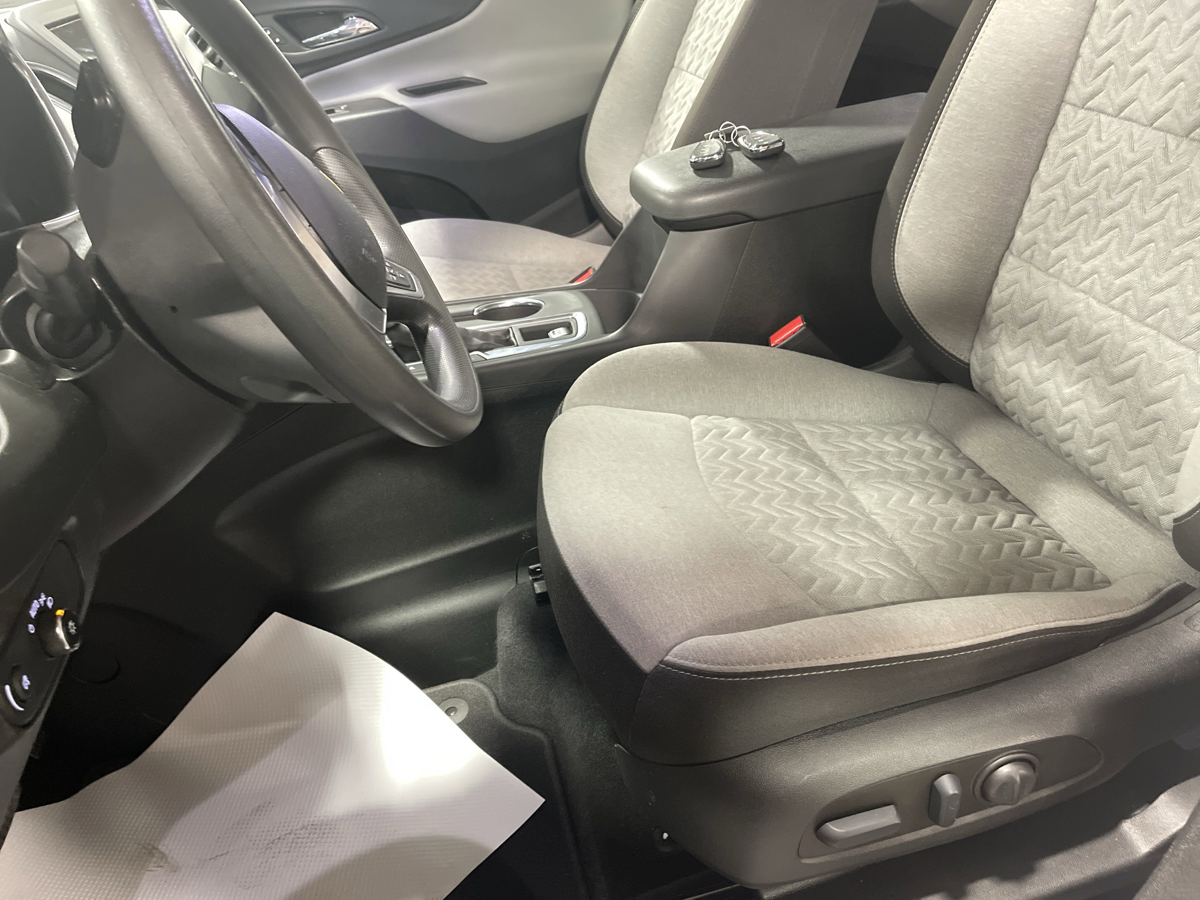 Used 2022 Chevrolet Equinox LS image 9