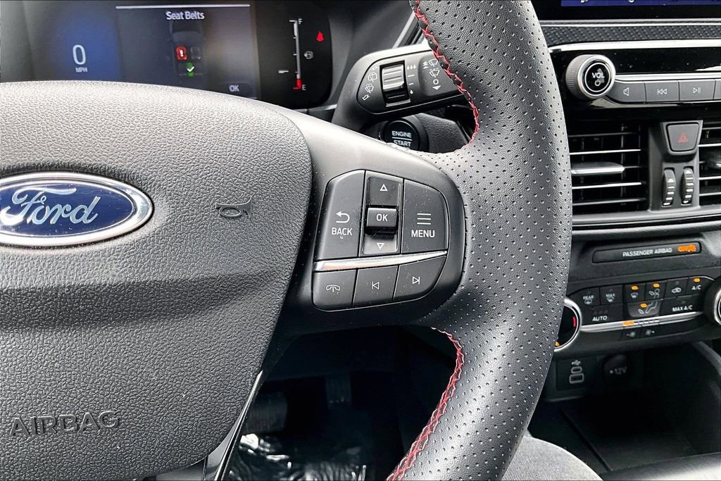 Certified 2025 Ford Escape ST-Line AWD/4WD image 18