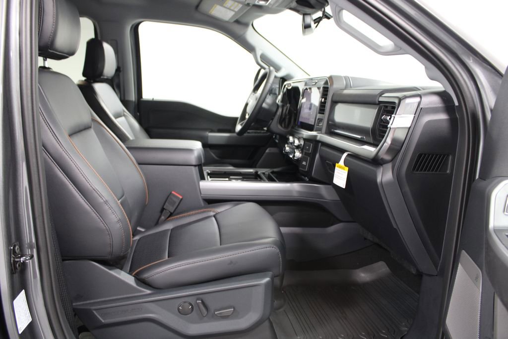 New 2026 Ford F250 Lariat w/ Black Appearance Package image 29