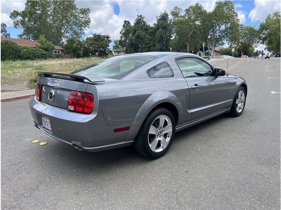 Used 2006 Ford Mustang GT RWD image 5