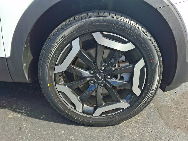Used 2025 Kia Telluride S FWD image 8