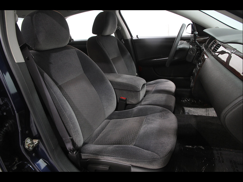 Used 2010 Chevrolet Impala LS FWD image 13