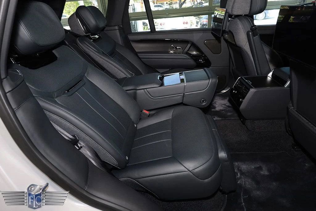 Used 2023 Land Rover Range Rover SV image 19