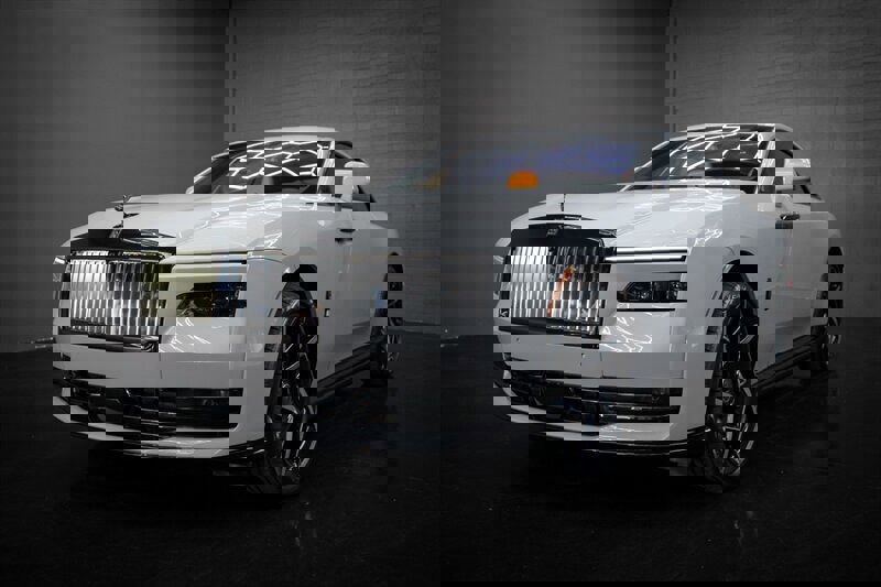 Used 2025 Rolls-Royce Spectre Black Badge w/ Spectre Enhancement Package image 4