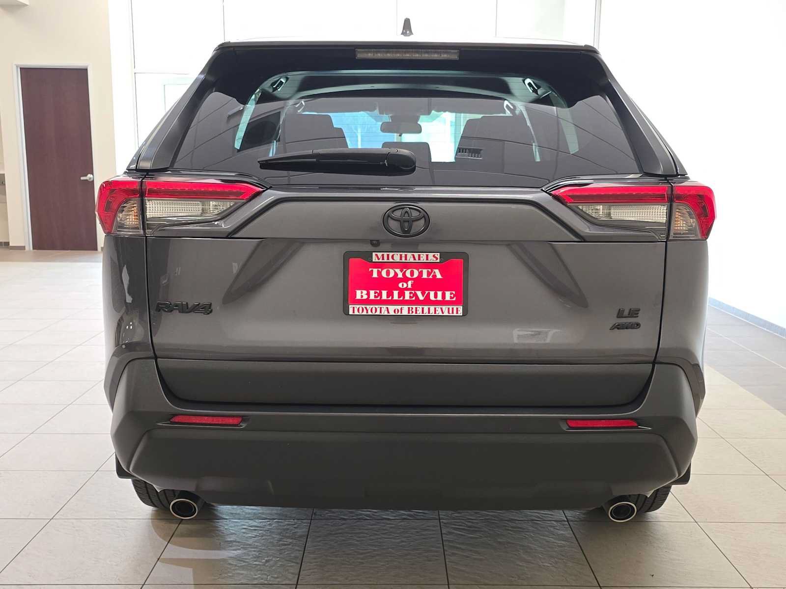 Certified 2023 Toyota RAV4 LE AWD/4WD image 5