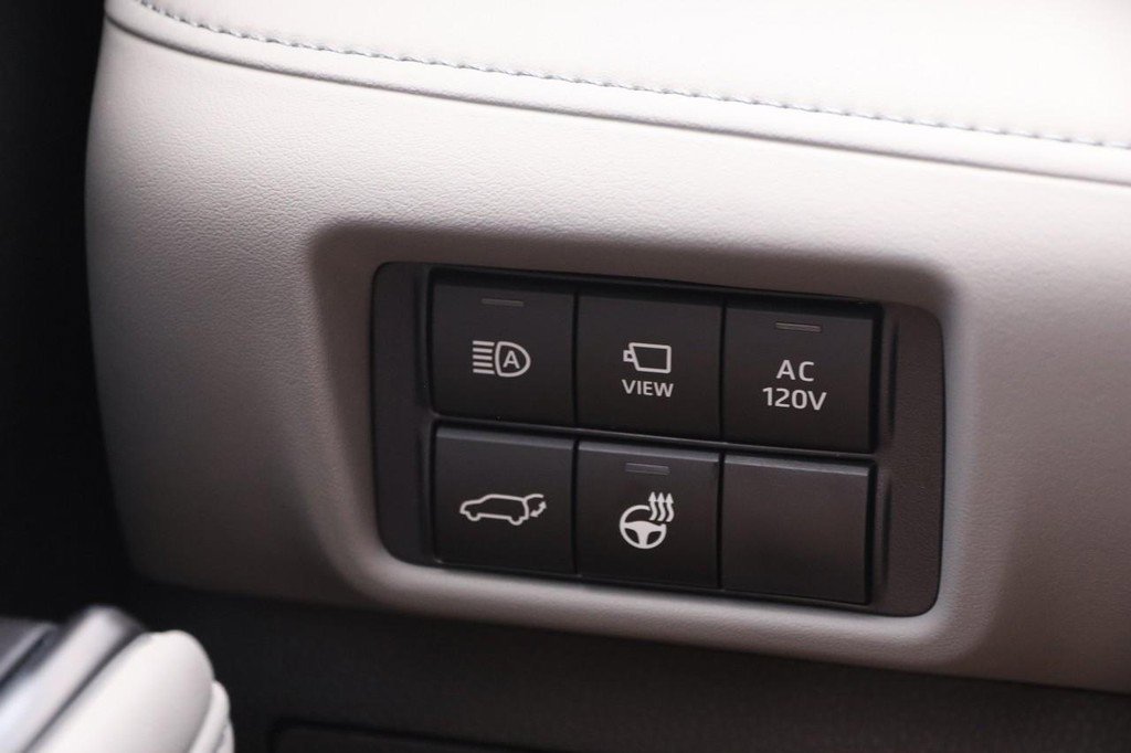 New 2026 Toyota Highlander Platinum AWD/4WD image 24