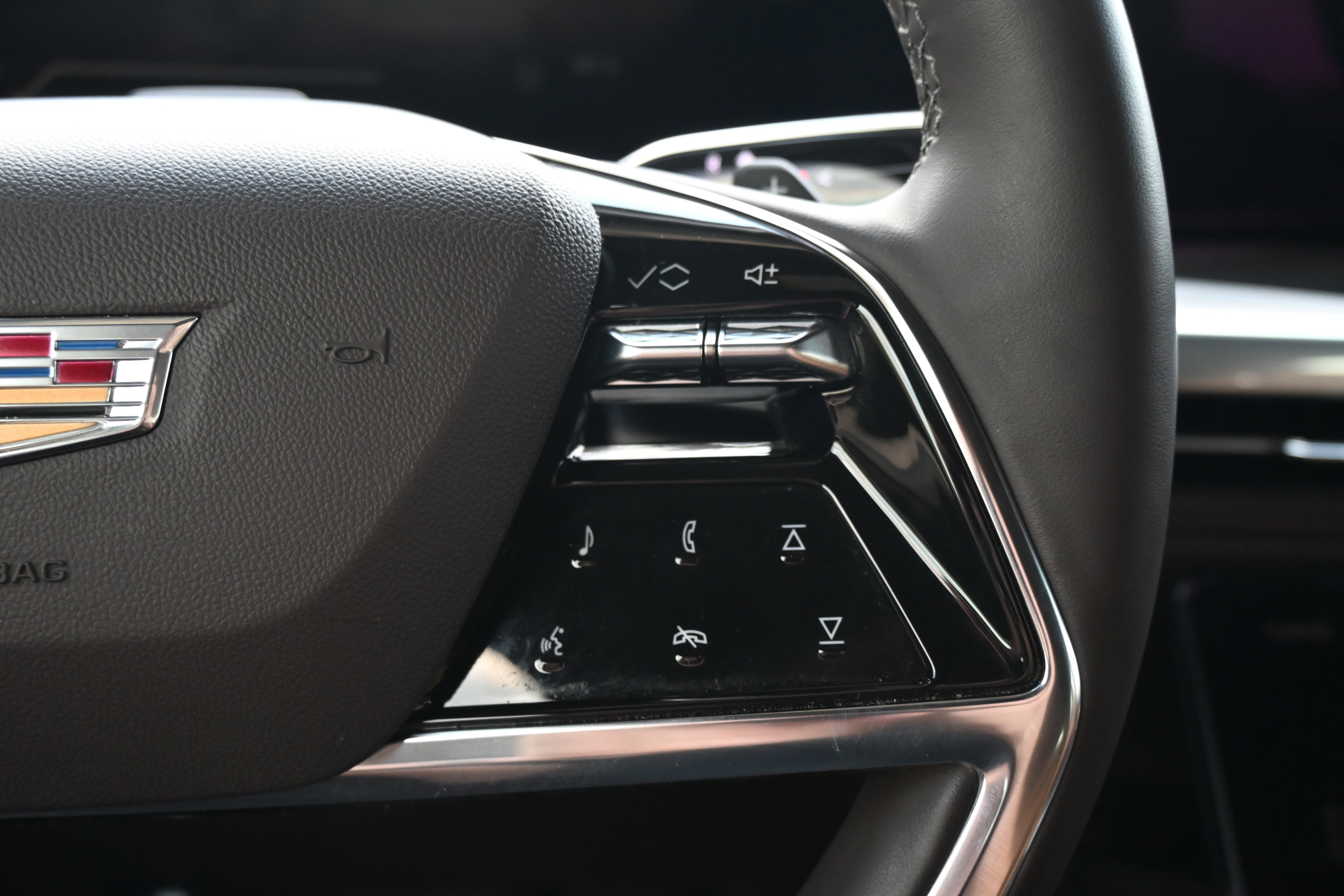 Used 2025 Cadillac Escalade Premium Luxury w/ Touring Package image 35