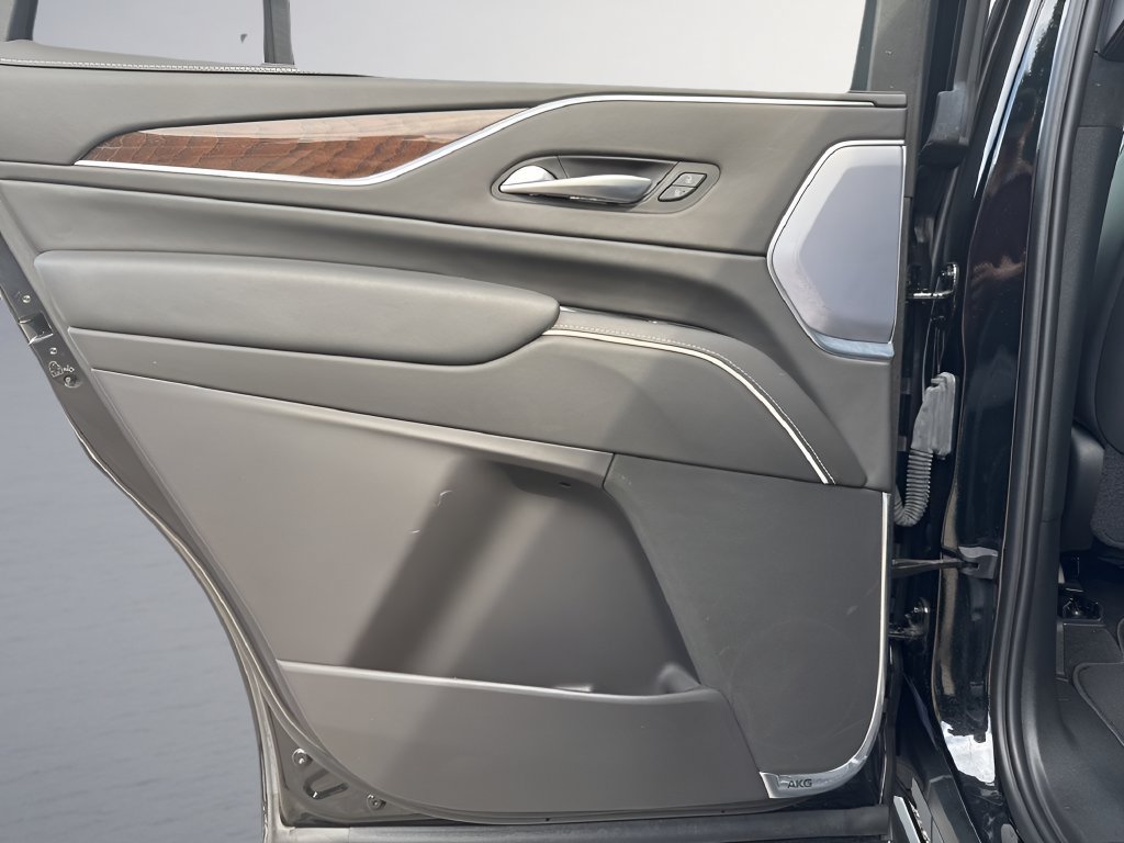 Used 2023 Cadillac Escalade Sport Platinum AWD/4WD image 38