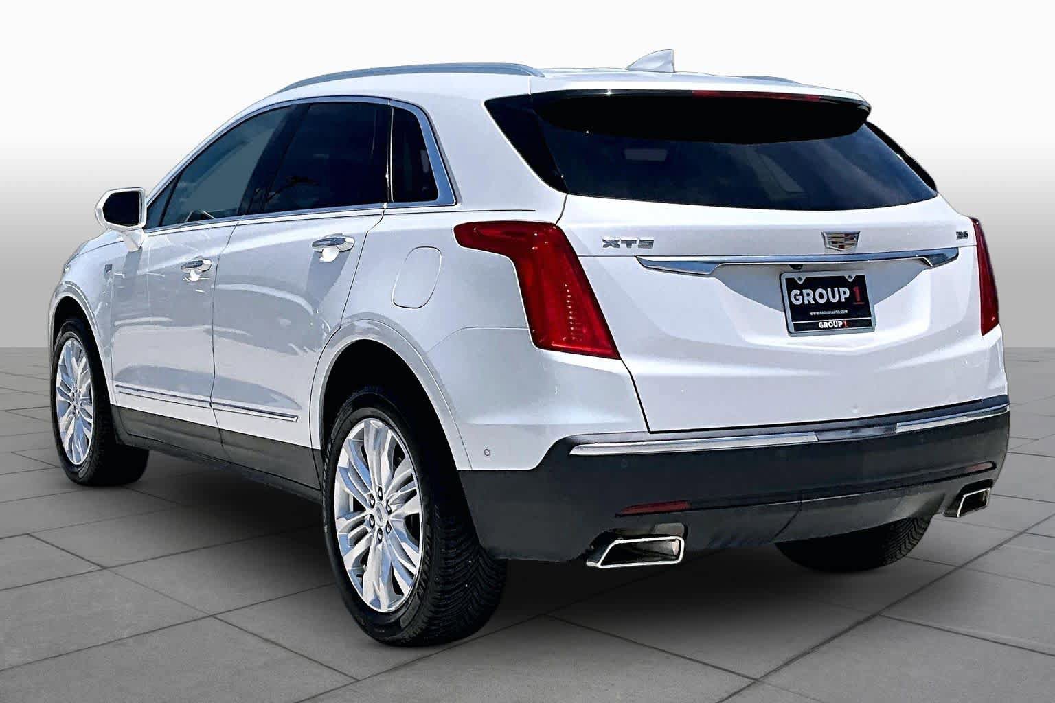 Used 2017 Cadillac XT5 Premium Luxury w/ Driver Assist Package FWD image 12