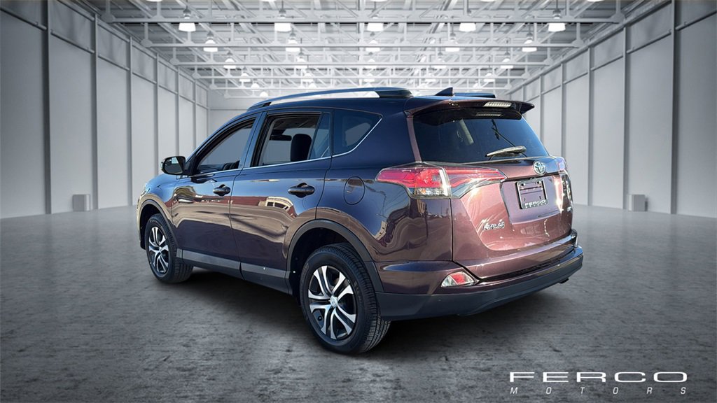 Used 2018 Toyota RAV4 LE image 3