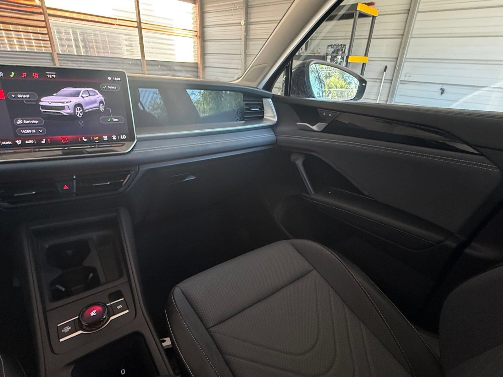 Used 2026 Volkswagen Tiguan SE AWD/4WD image 33