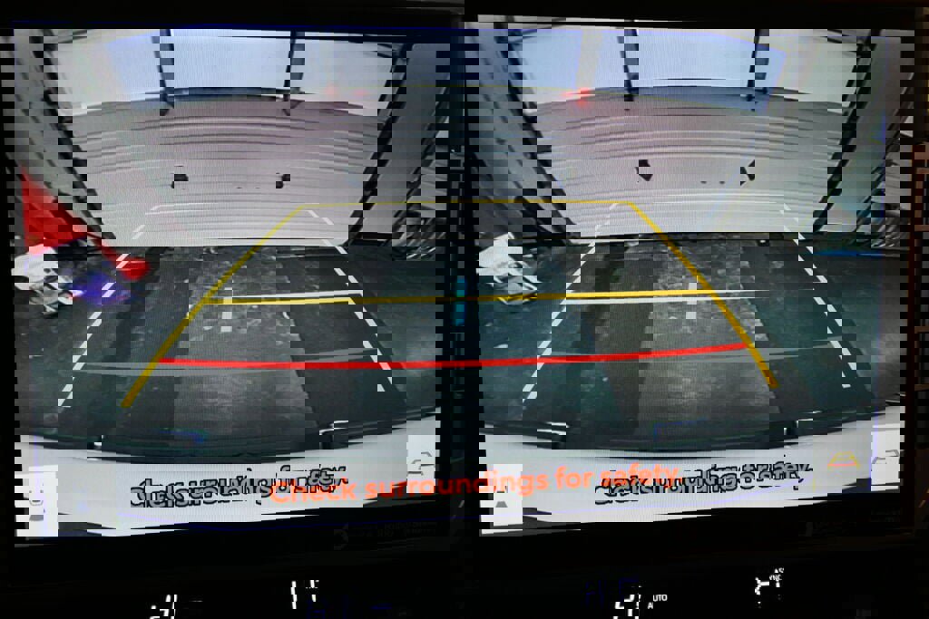 Used 2022 Toyota Tundra SR5 w/ SR5 Premium Package image 17