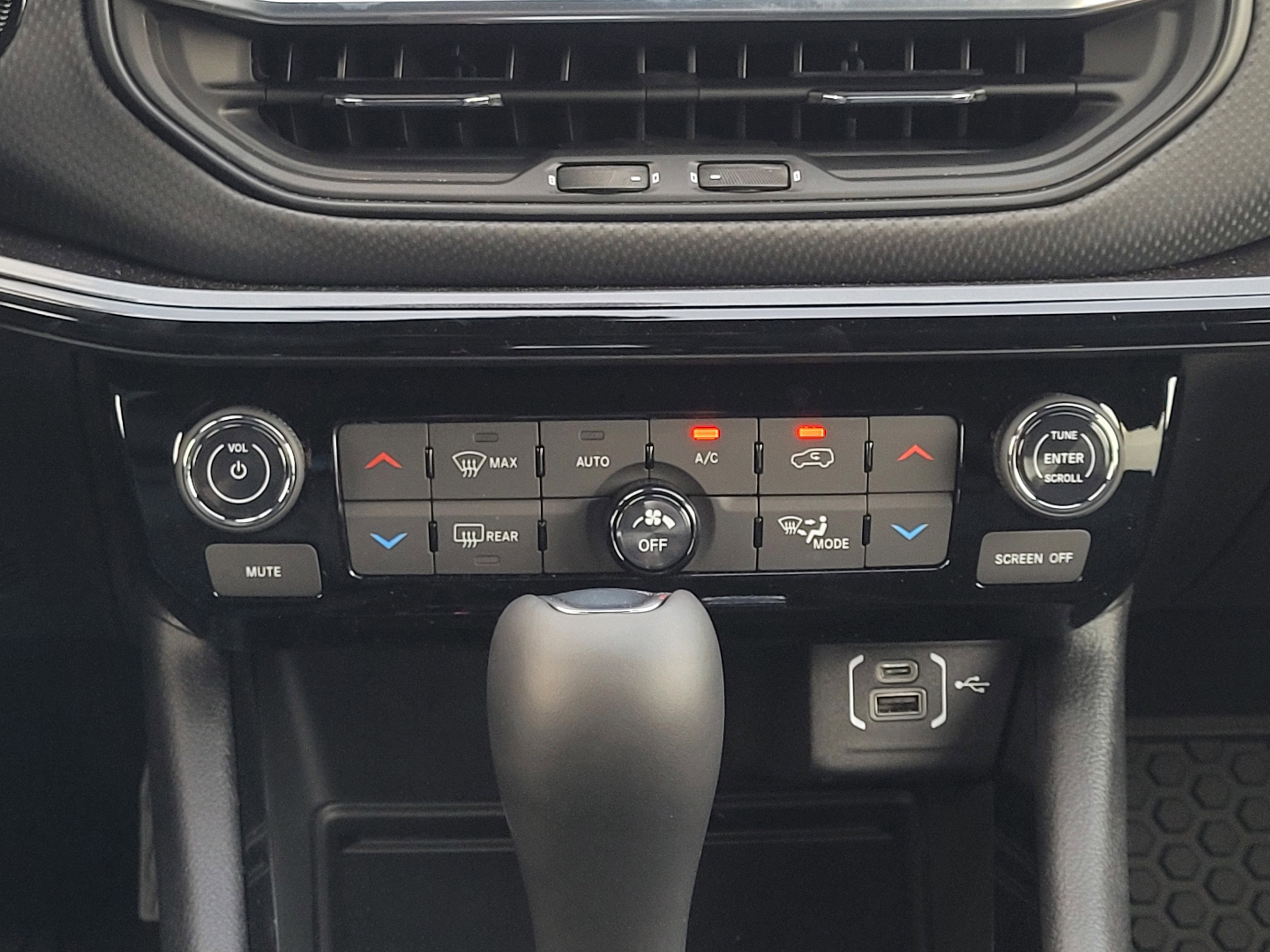 New 2026 Jeep Compass Latitude w/ Quick Order Package 29K image 16