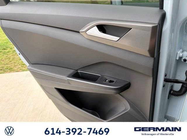 New 2026 Volkswagen Taos SE image 20