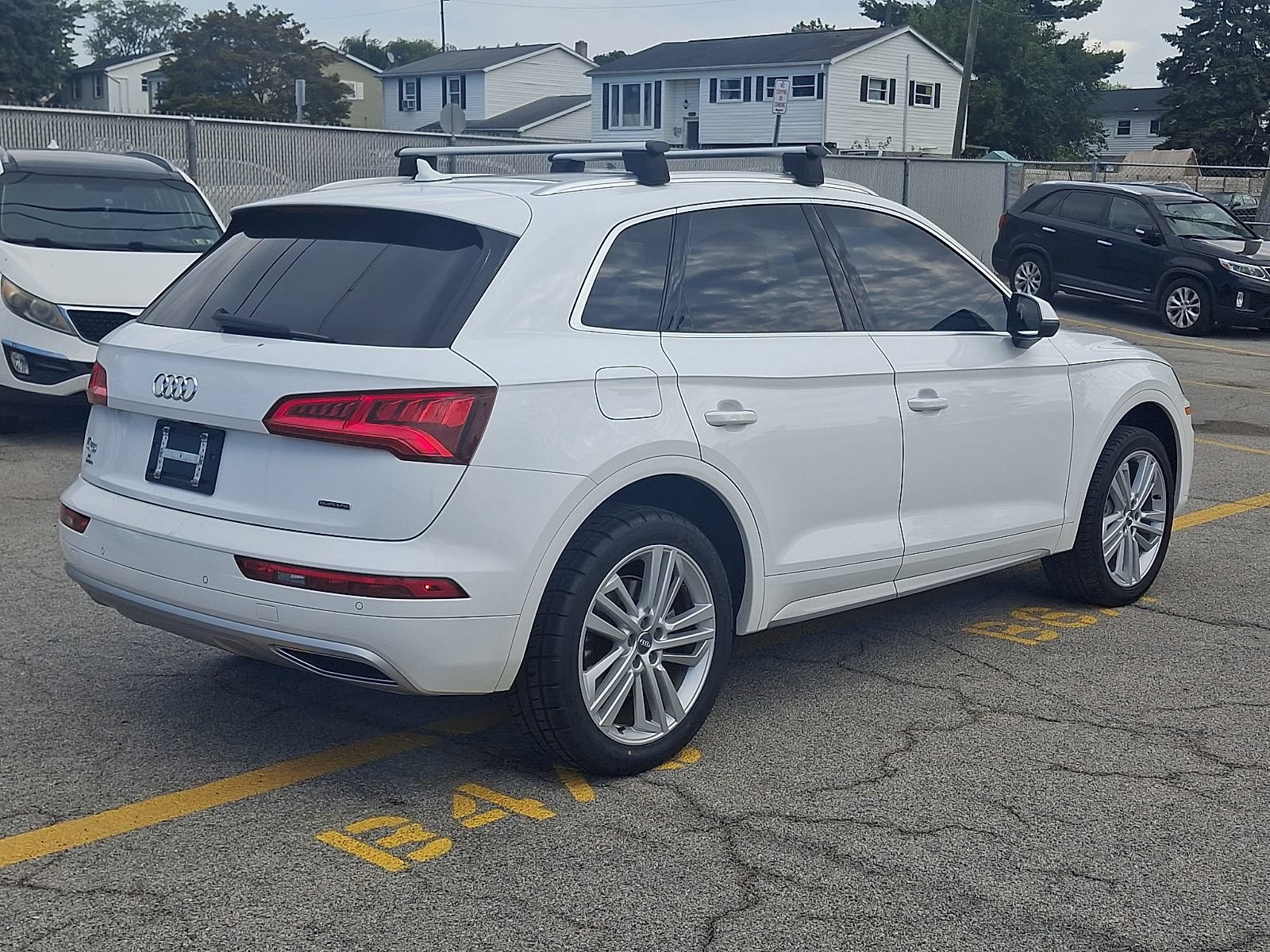 Used 2020 Audi Q5 2.0T Premium Plus w/ Premium Plus Package AWD/4WD image 2