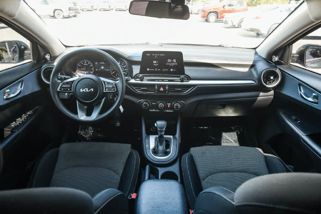 Used 2022 Kia Forte LXS FWD image 8
