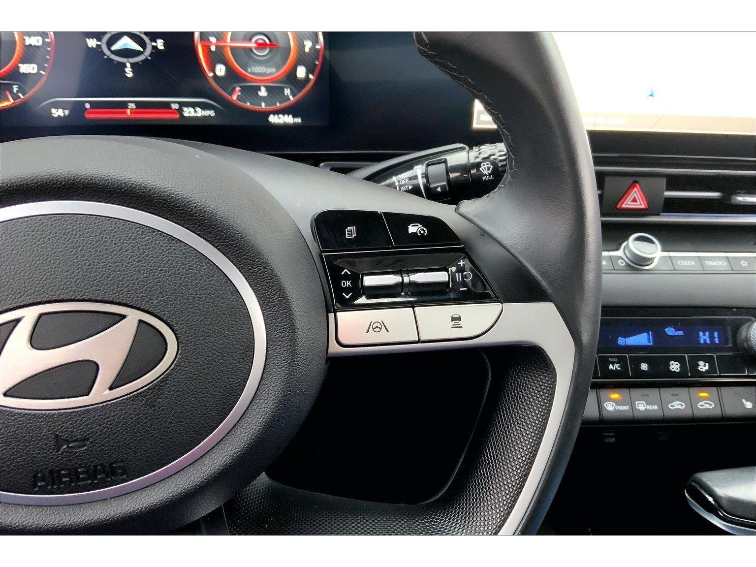 Used 2024 Hyundai Elantra Limited image 18